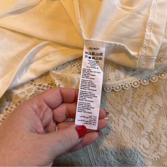 NWT City Chic garden kisses ivory lace eyelet dress - Picture 9 of 11